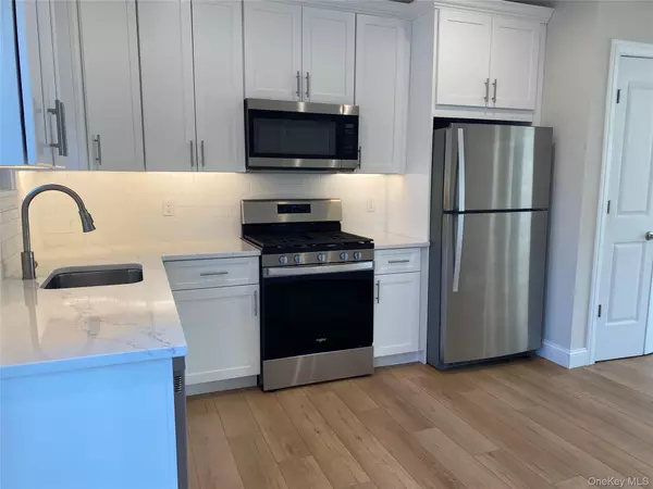 Lindenhurst, NY 11757,515 Jackson AVE #38