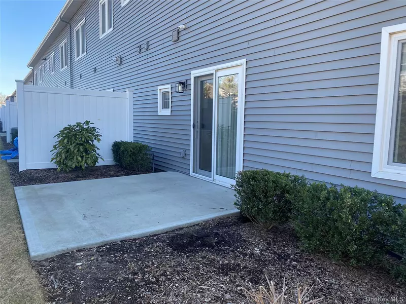 515 Jackson AVE #38, Lindenhurst, NY 11757