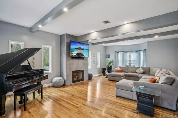 Pomona, NY 10970,4 Isaac DR