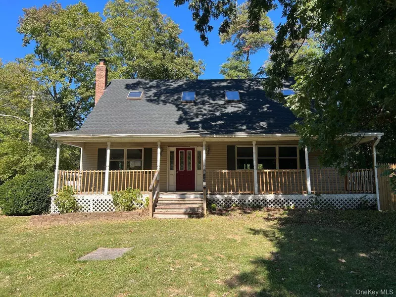 225 Rocky Point Landing RD, Rocky Point, NY 11778
