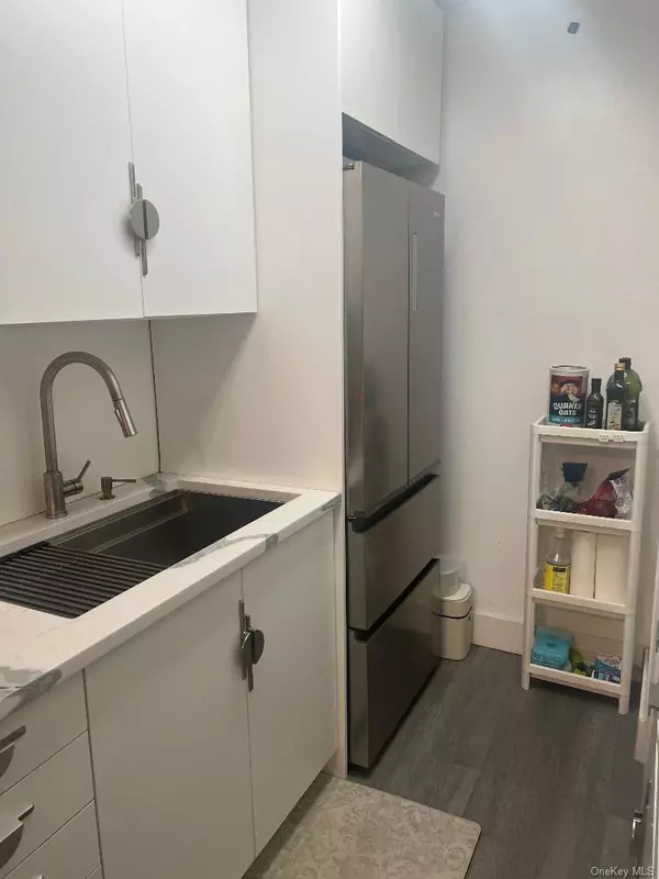 Howard Beach, NY 11414,86-29 155 AVE #5F