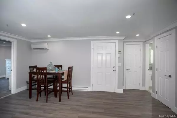 Huntington, NY 11743,37-3 New York AVE #37-3