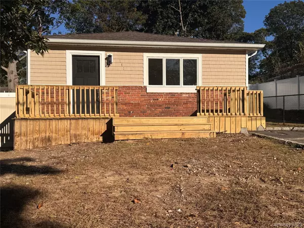 143 Belle AVE, Ronkonkoma, NY 11779