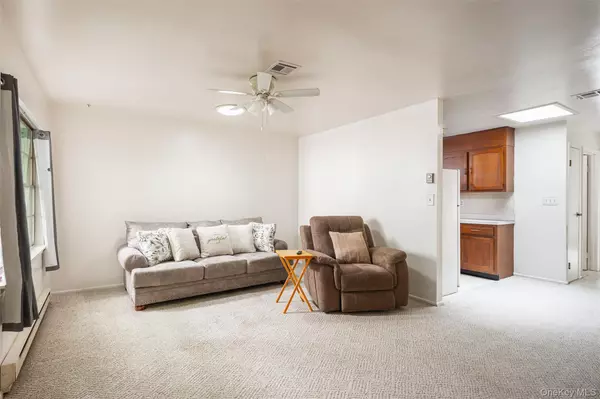 Ridge, NY 11961,261 Unit D Newcastle CT