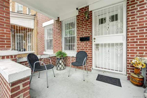 Brooklyn, NY 11208,9 Adler PL