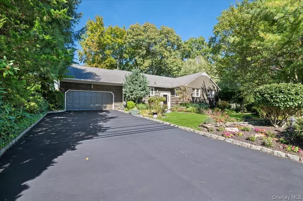 Huntington, NY 11743,71 Cove RD
