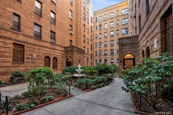 Kew Gardens, NY 11415,83-44 Lefferts BLVD #3C