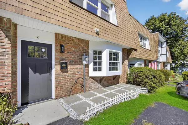 8 Roundtree CT, Beacon, NY 12508