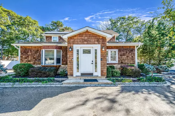 Holtsville, NY 11742,7 Albermarle AVE