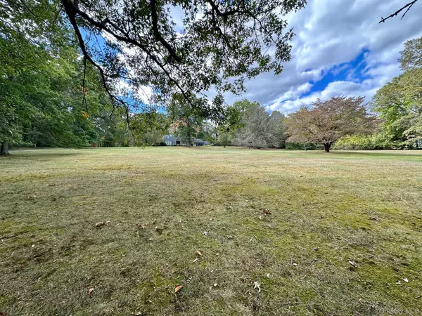 Muttontown, NY 11791,2003 Midlane S