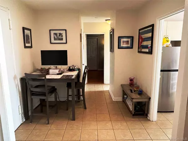 Yonkers, NY 10710,2 Sadore LN #7N