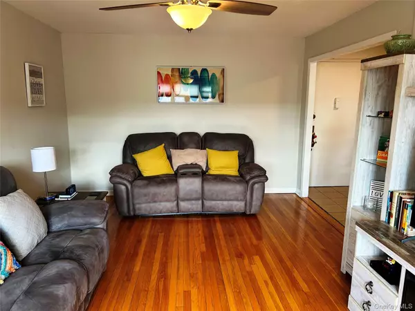 Yonkers, NY 10710,2 Sadore LN #7N