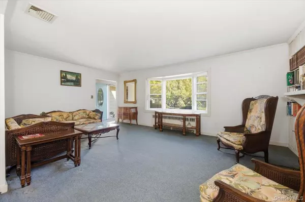 Rockville Centre, NY 11570,1620 Blenheim RD