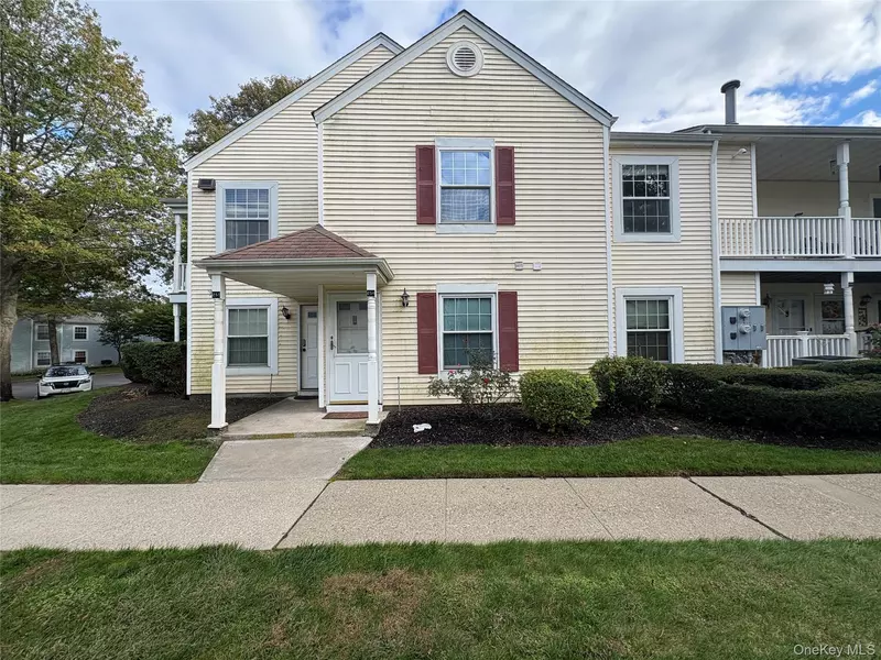 254 Fairview CIR, Middle Island, NY 11953