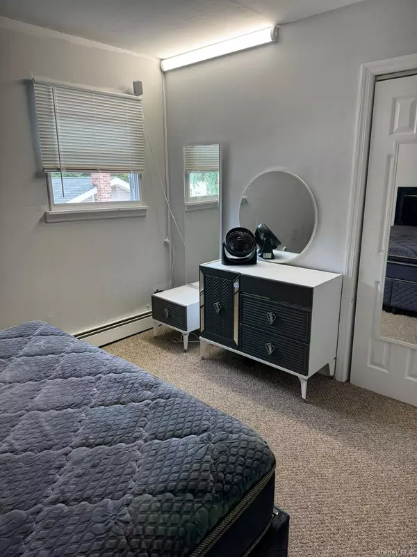 West Babylon, NY 11704,37 Broadway