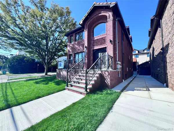 Bayside, NY 11361,38-40 215th ST