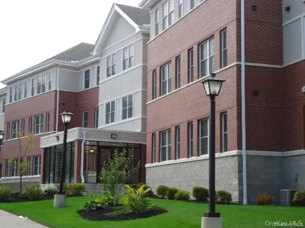 77 QUAKER AVE #105, Cornwall, NY 12518