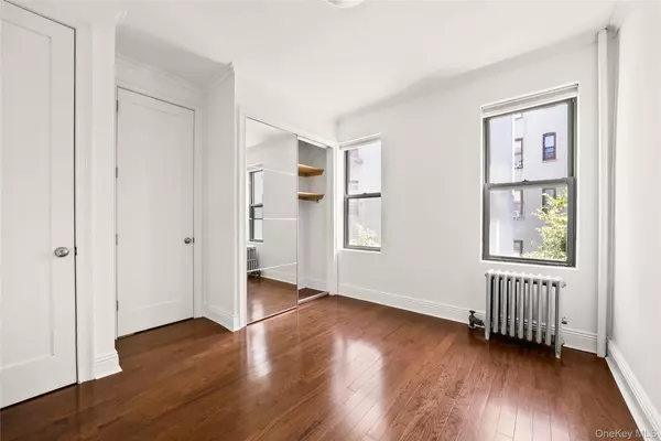 Astoria, NY 11103,2451 38th ST #7B