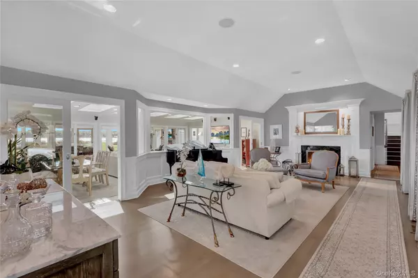 Setauket, NY 11733,111 Old Field RD