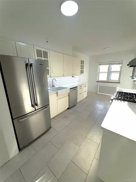 4019 196 ST, Flushing, NY 11358