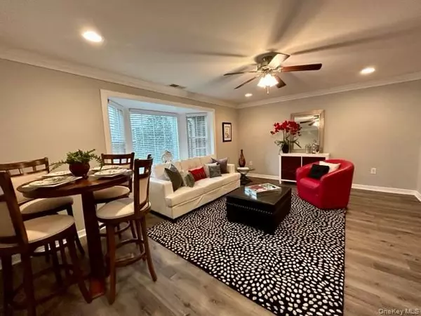 Sayville, NY 11782,13 Adams WAY #13