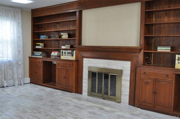 Oakdale, NY 11769,29 Woodlawn AVE