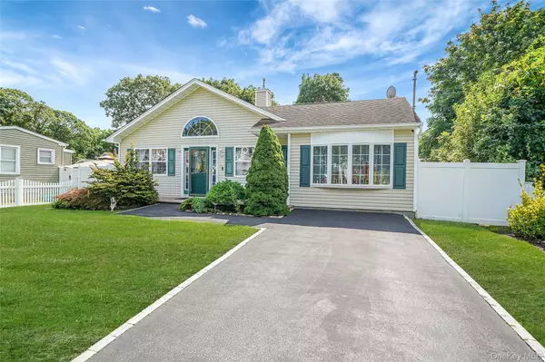 Bay Shore, NY 11706,12 Edwin ST