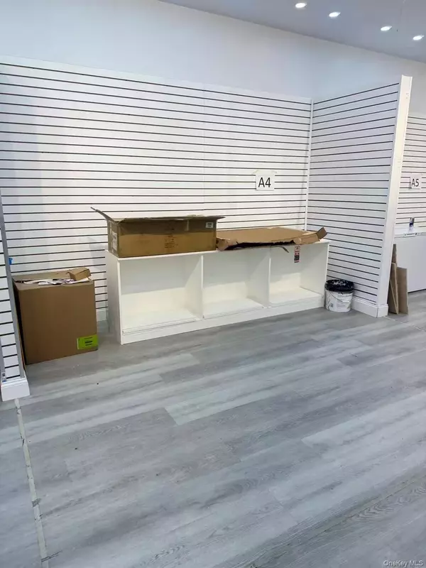 Flushing, NY 11354,136-77 Roosevelt AVE #A1