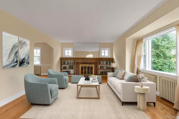 East Rockaway, NY 11518,8 Sachem ST