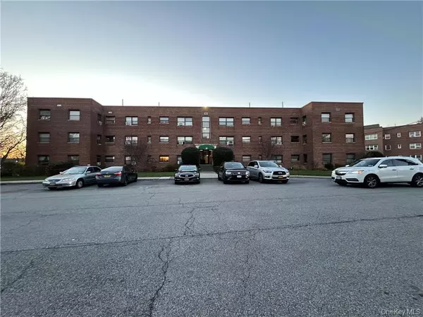 25 Shady Glen CT #1H, New Rochelle, NY 10805
