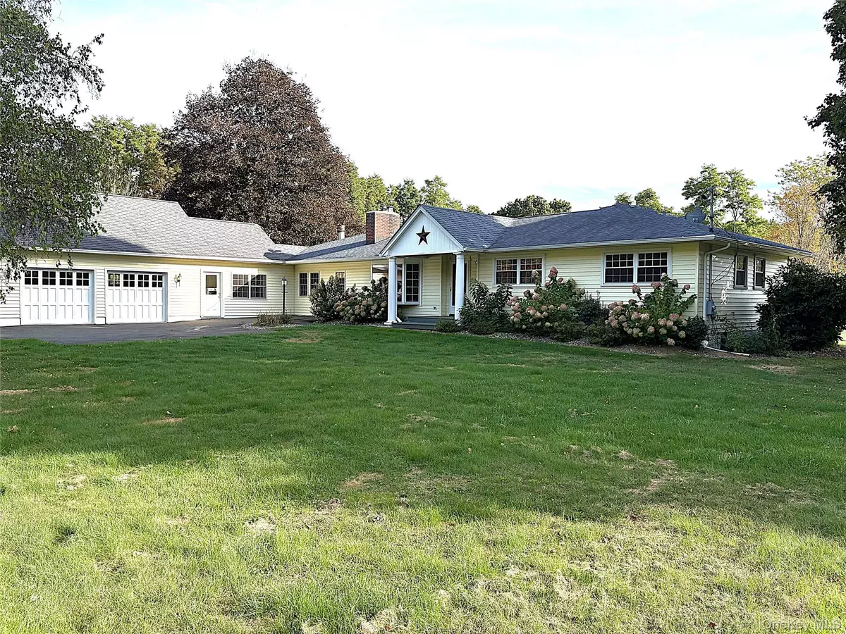 Red Hook, NY 12571,886 Route 199