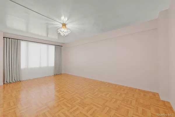 Rego Park, NY 11374,98-41 64th Road #4E