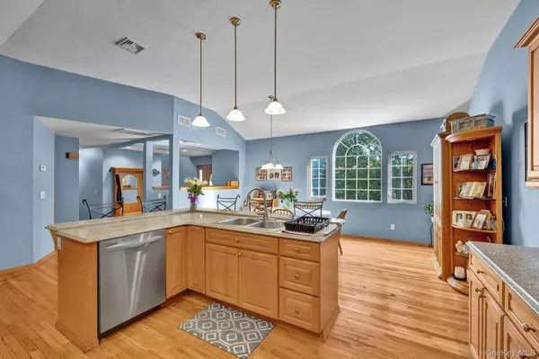 Wappingers Falls, NY 12590,4 Applesauce LN