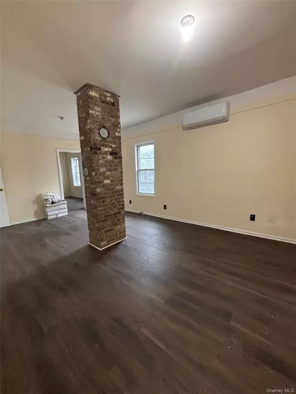 Yonkers, NY 10703,248 Sommerville PL #1