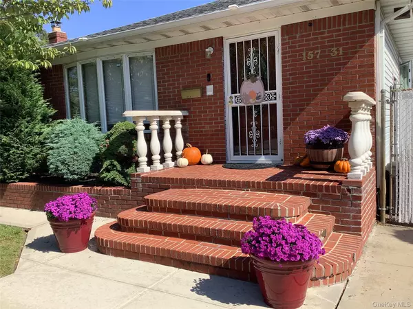 Howard Beach, NY 11414,157-31 80th ST