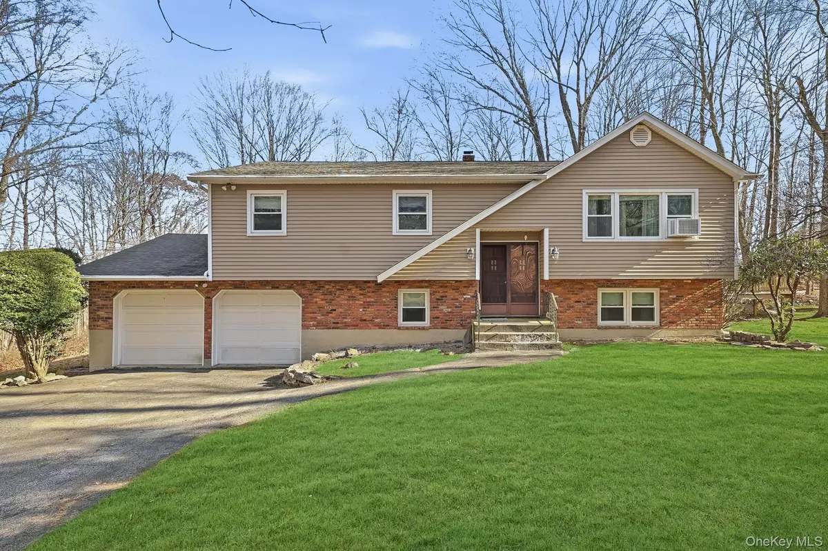 Mahopac, NY 10541,42 Bayberry Hill RD