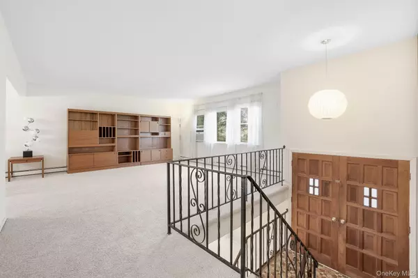 Mahopac, NY 10541,42 Bayberry Hill RD