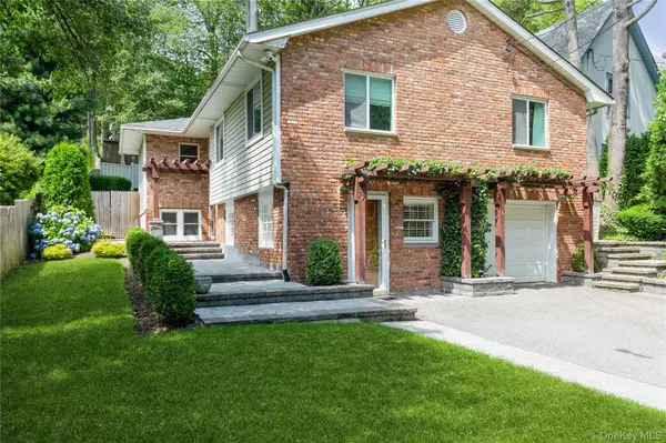 Halesite, NY 11743,77 Abbott DR