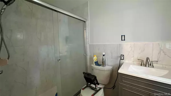 Oyster Bay, NY 11771,97 Summit ST #4