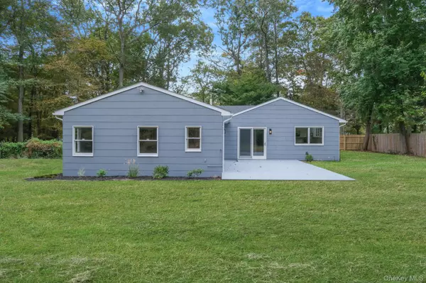 Ridge, NY 11961,11 Wildwood RD