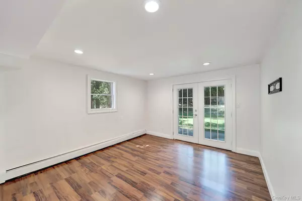 Smithtown, NY 11787,26 Lindner