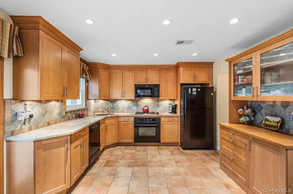 Bayside, NY 11360,2318 A Corporal Kennedy ST #95