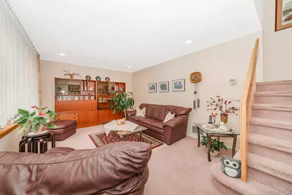 Lindenhurst, NY 11757,349 Lido Pkwy