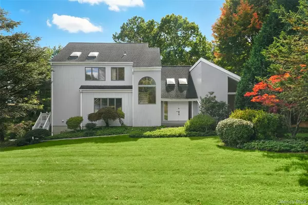 26 Watergate DR, Amawalk, NY 10501