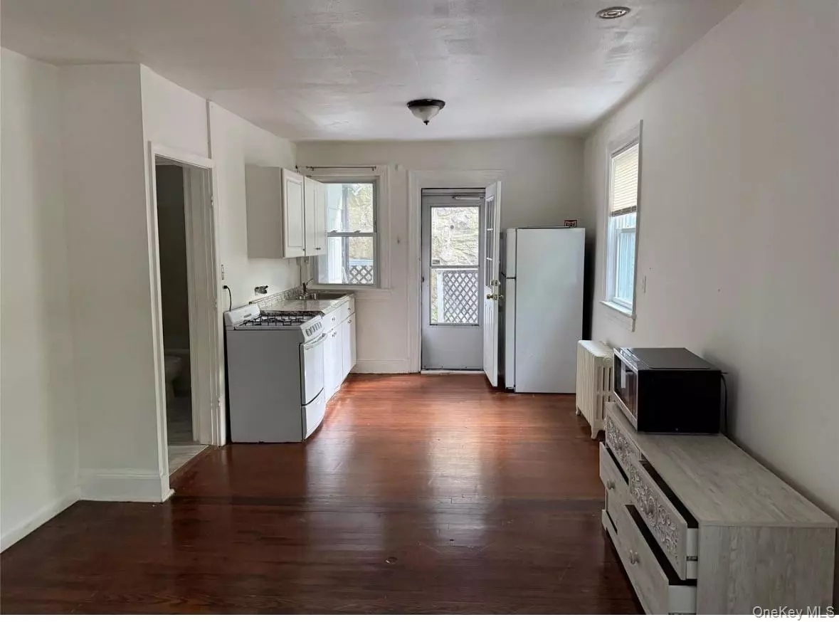 Dobbs Ferry, NY 10522,364 Ashford AVE #1W