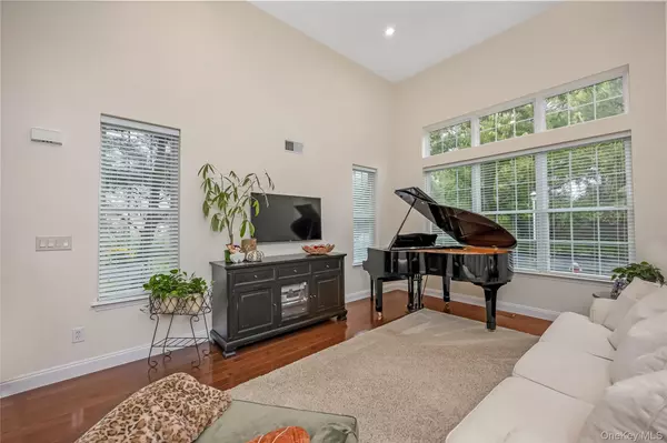 Bohemia, NY 11716,1 Central Park BLVD