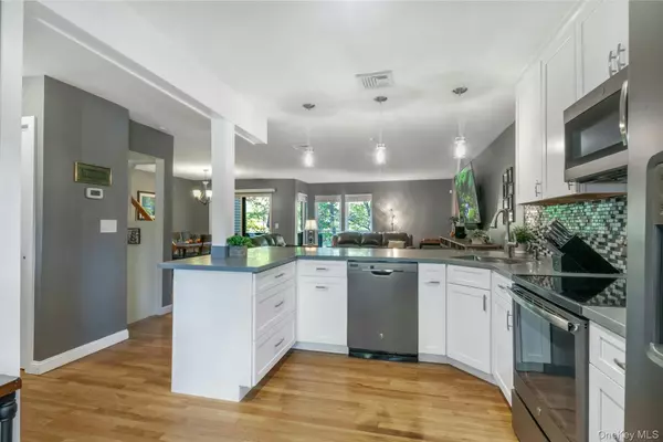 Ossining, NY 10562,112 Woods Brooke CIR