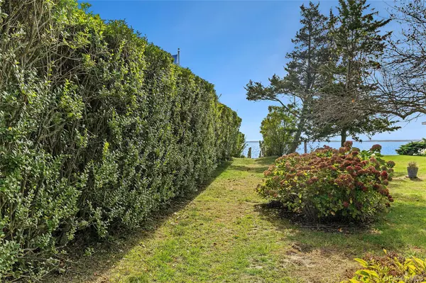 Laurel, NY 11948,5875 Peconic Bay BLVD