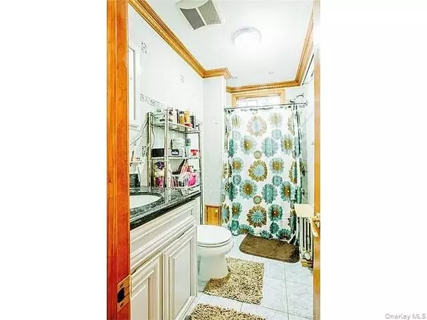 Bronx, NY 10457,2042 Valentine AVE