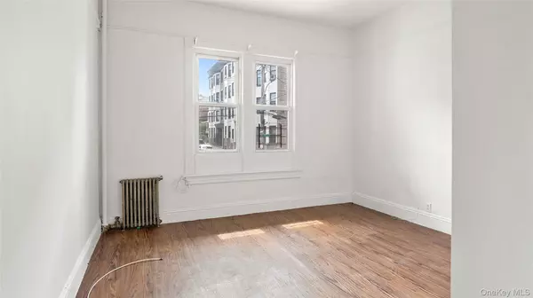 Yonkers, NY 10701,39 Victor ST #2